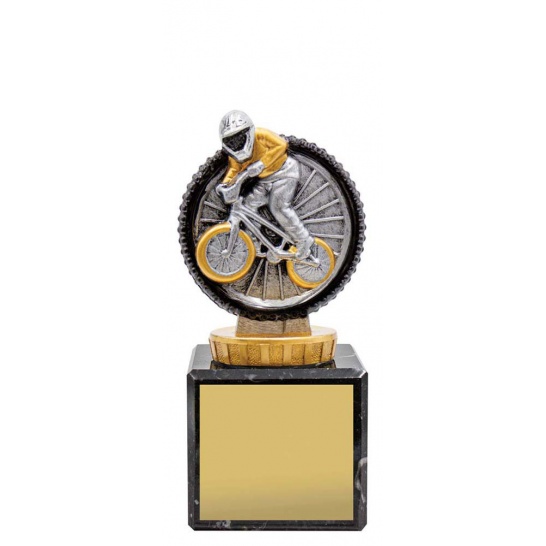 UM08B - Trophy Land