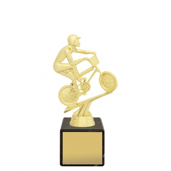 Y8008A - Trophy Land
